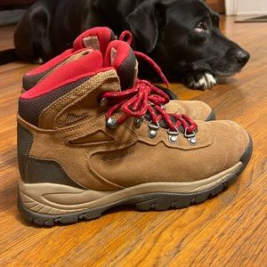 COLUMBIA WOMEN'S NEWTON RIDGE PLUS WATERPROOF AMPED 🥾 HIKING BOOTS - SIZE 7